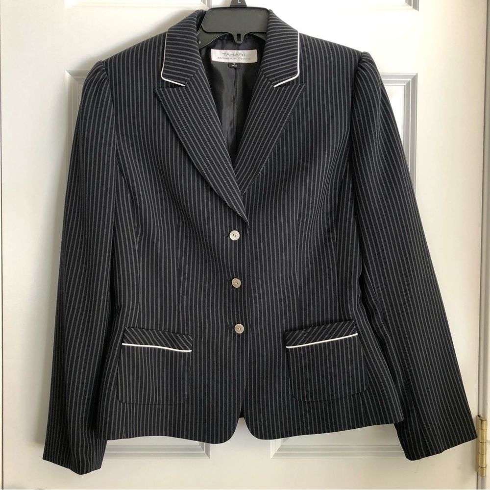 TAHARI ARTHUR S. LEVINE WOMEN'S SIZE 8 BLACK/WHITE LINED 3 BUTTONS LINED CAREER